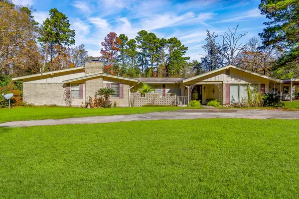 433 W Laurelia Road, Livingston, TX 77351