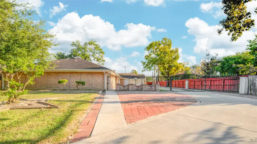 902 Ashford Parkway Parkway, Houston, TX 77077 - #2