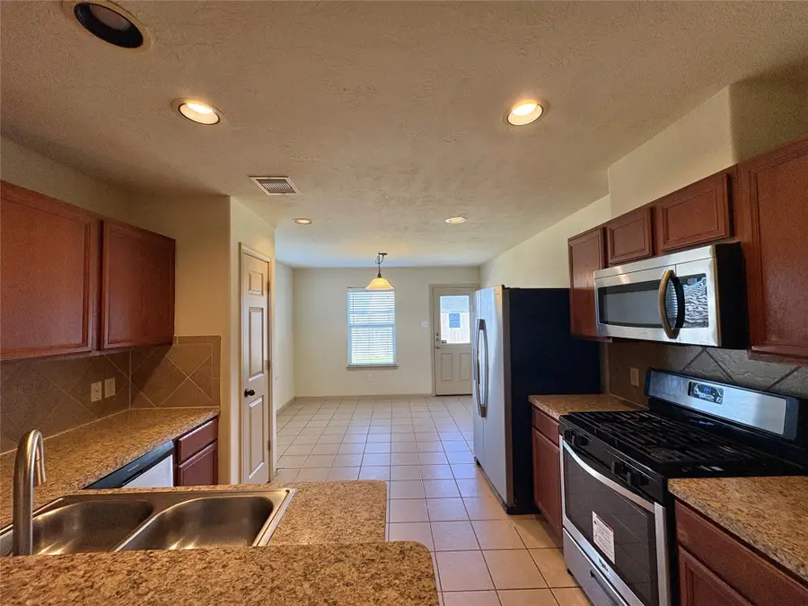 1042 Bahia Vista Drive, Richmond, TX 77406 - Image #2