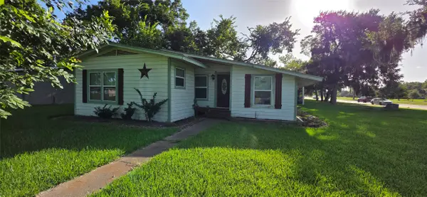 202 Azalea Street, Lake Jackson, TX 77566
