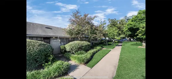 12934 Greenway Chase Court #2934, Houston, TX 77072