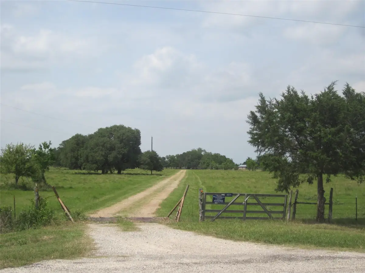 3671 W Fm 1093 Road, Wallis, TX 77485 - Image #1