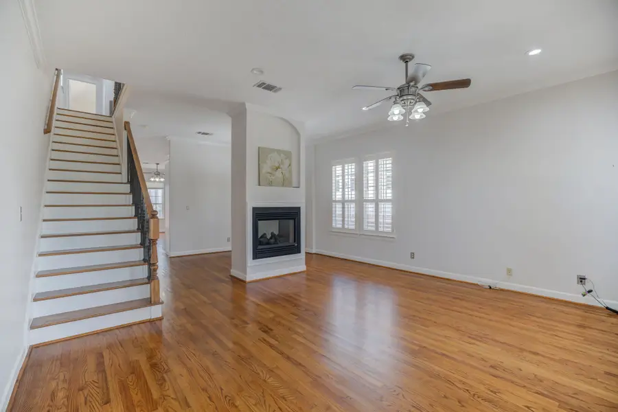 1108 W 22nd Street, Houston, TX 77008 - Image #2