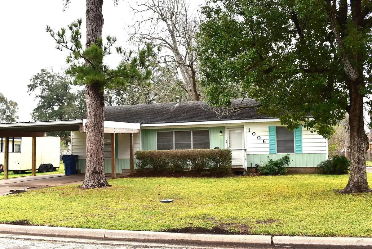 1006 Mac Drive, Sweeny, TX 77480 - Image #1