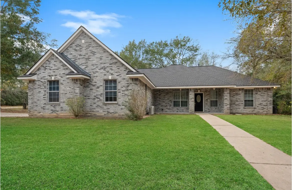 18451 Hills Lake Ct, Montgomery, TX 77316 - Image #1