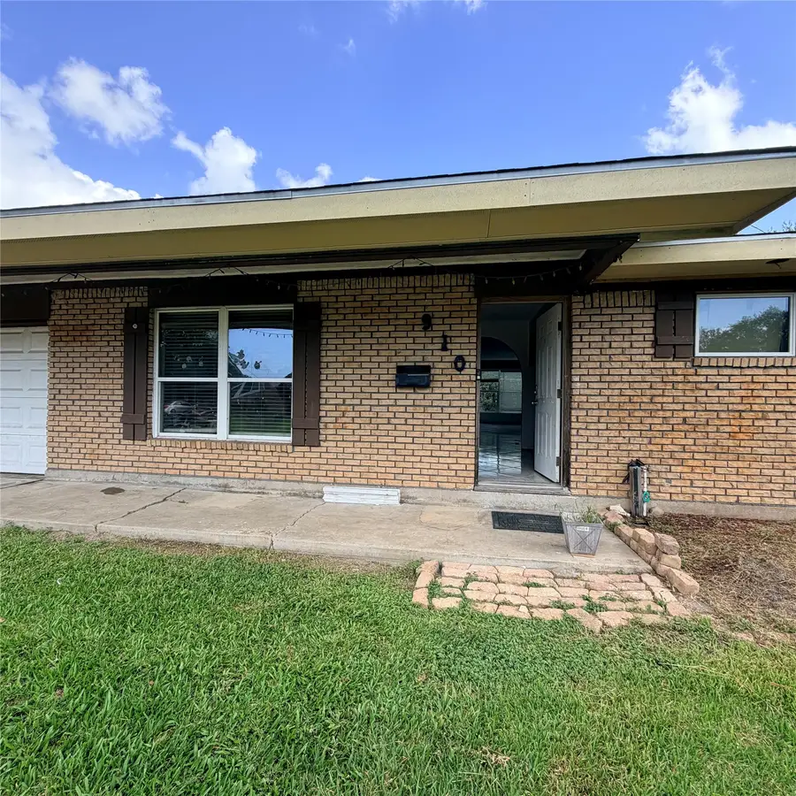 910 San Jacinto Avenue, Texas City, TX 77590 - #3