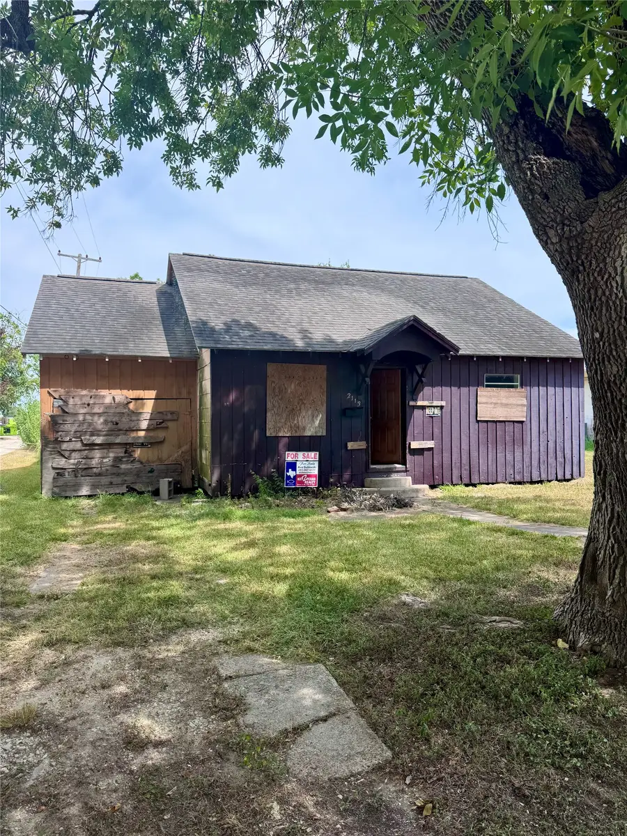 2113 Cypress Avenue, Bay City, TX 77414 - #2