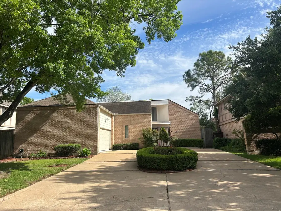 11747 Riverview Dr, Houston, TX 77077 - #2