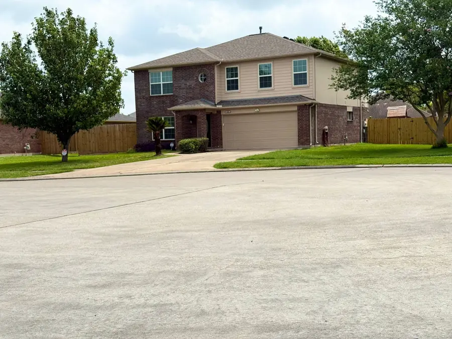 3403 Fox Court, Pearland, TX 77581 - Image #2