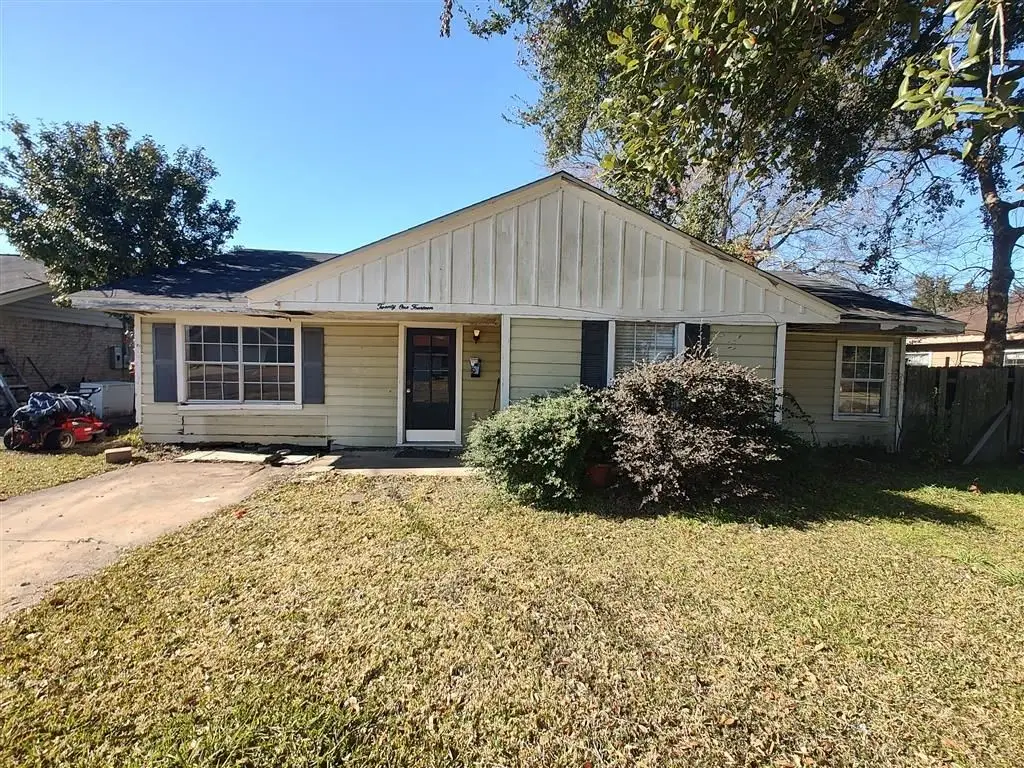 2114 7th Street, Port Neches, TX 77651 - #1
