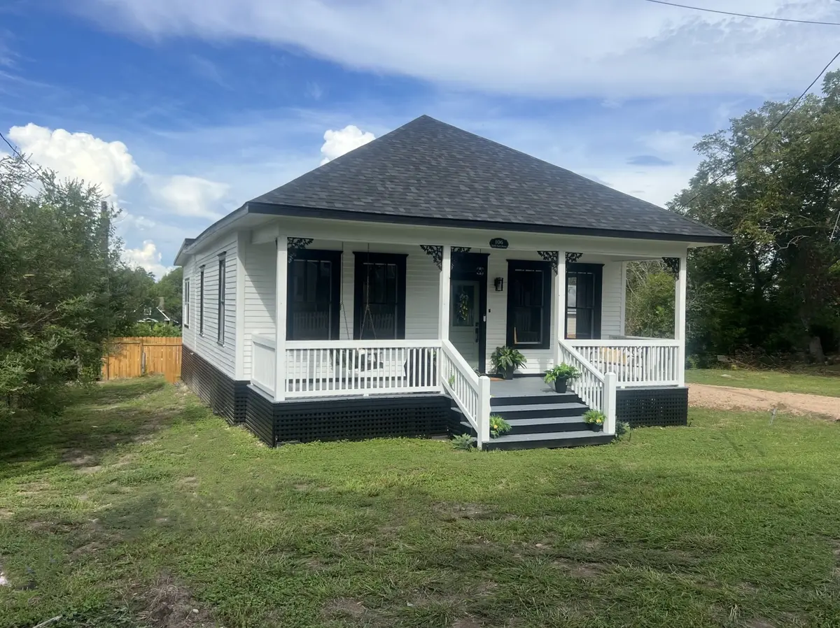 106 N Scott Street, Fayetteville, TX 78940 - #1