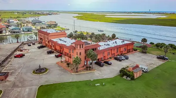 411 Sailfish Avenue #102, Freeport, TX 77541