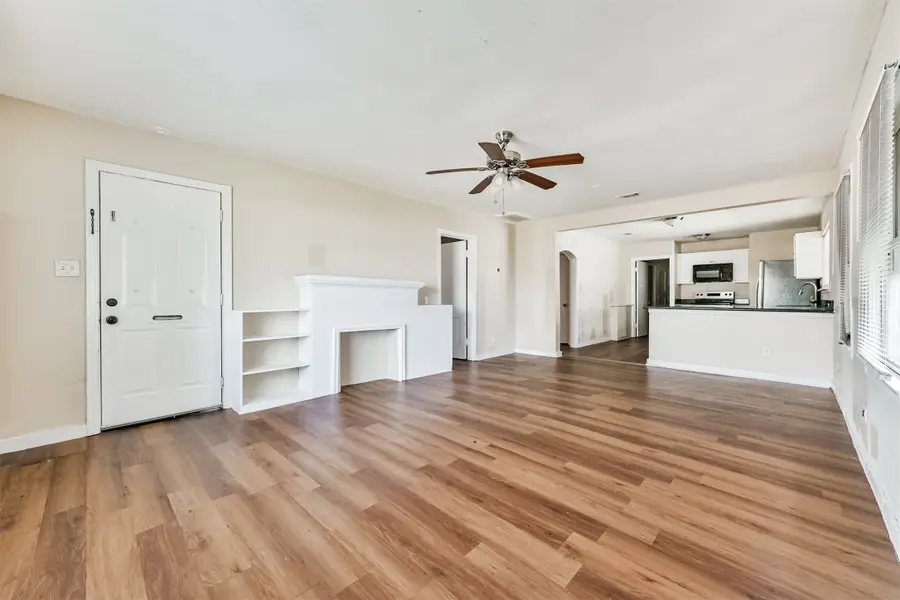 711 8th Avenue N, Texas City, TX 77590 - #3