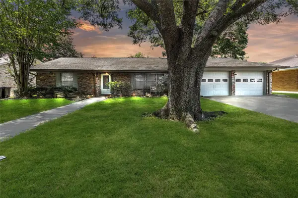 2207 Mockingbird Lane, Baytown, TX 77520