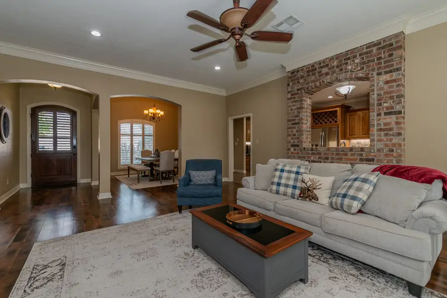 3655 Grayson Ln, Beaumont, TX 77713 - #2