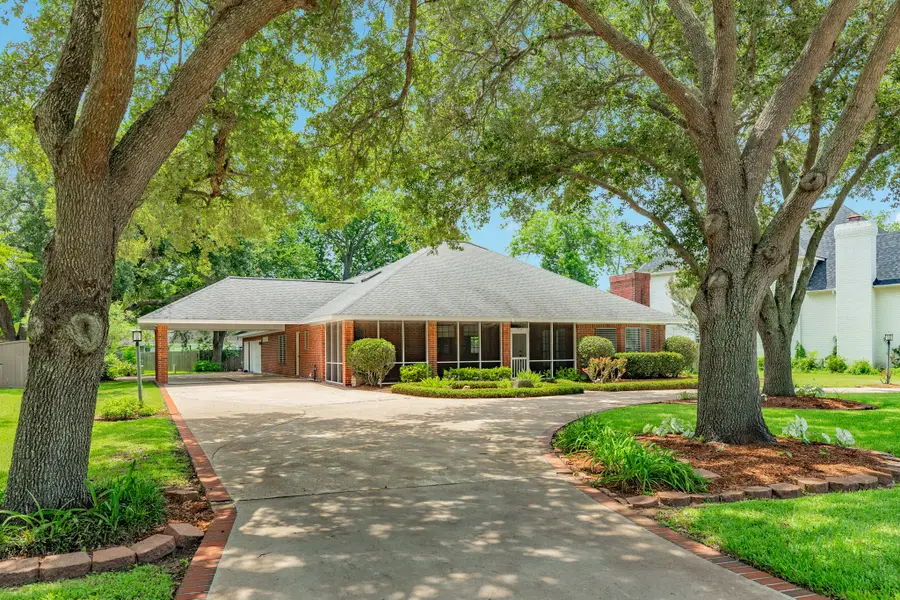 214 Dewberry Drive, Lake Jackson, TX 77566 - #3