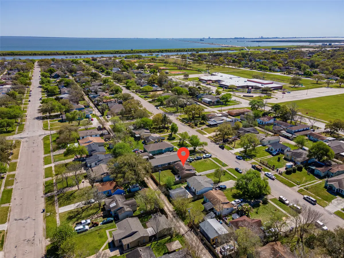 420 17th Avenue N, Texas City, TX 77590 - Image #1