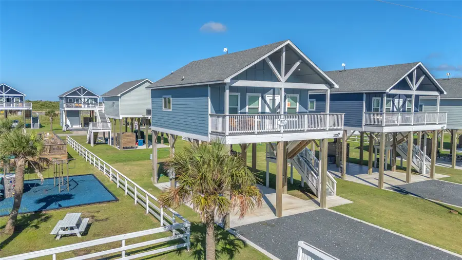 1079 Cedar Lane, Gilchrist, TX 77617 - #2