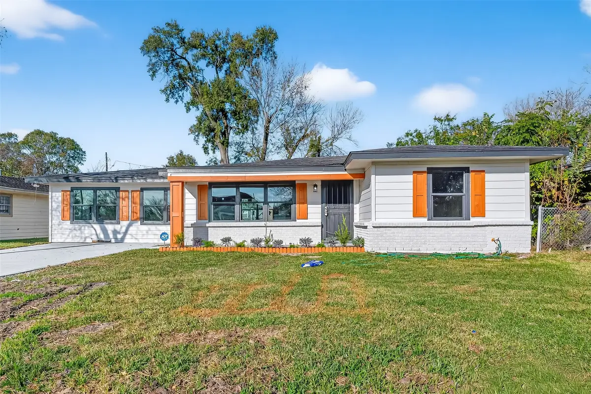 5707 Lyndhurst Drive, Houston, TX 77033 - Image #1