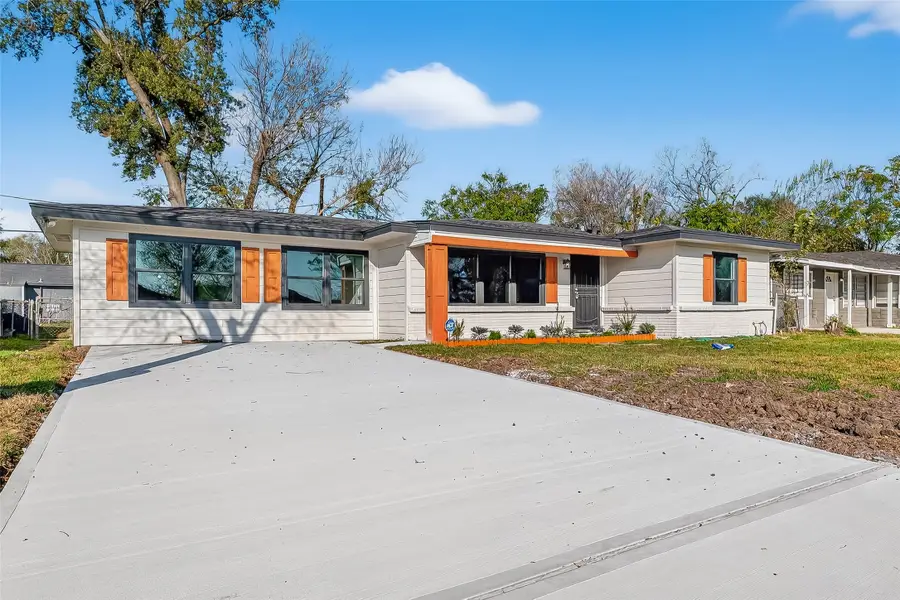 5707 Lyndhurst Drive, Houston, TX 77033 - Image #3