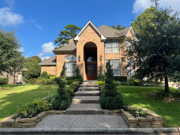 240 Edgewood Dr, Montgomery, TX 77356