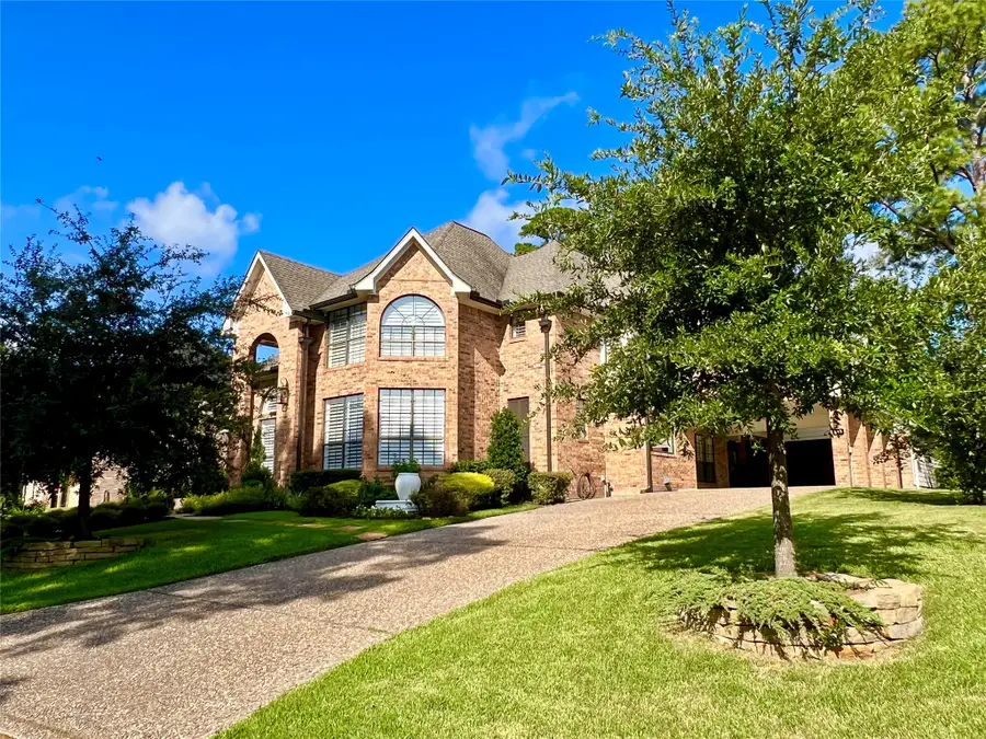 240 Edgewood Dr, Montgomery, TX 77356 - #2