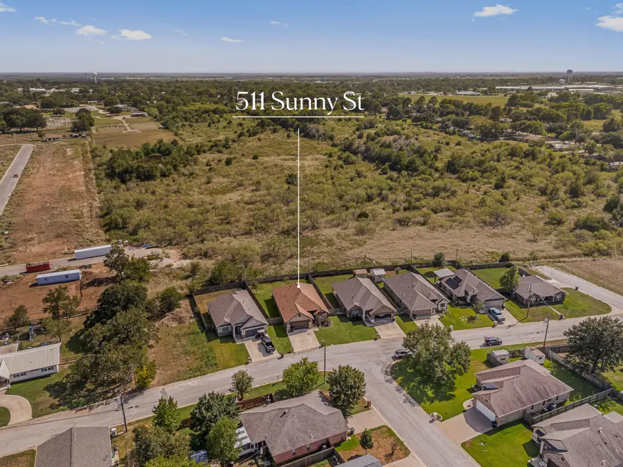 511 Sunny Street, Caldwell, TX 77836 - #2