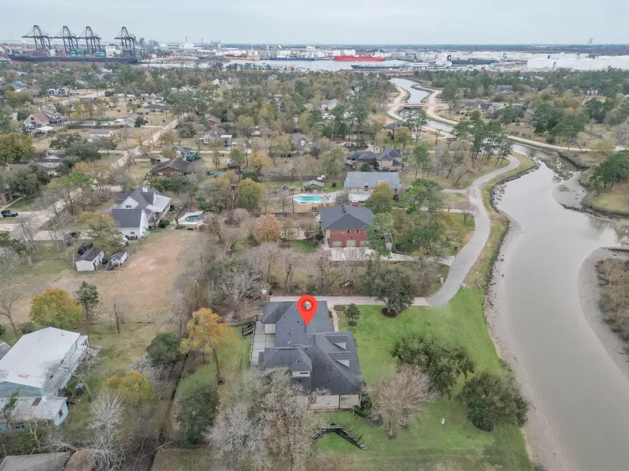 3315 E Bayou Drive, Shoreacres, TX 77571 - Image #2