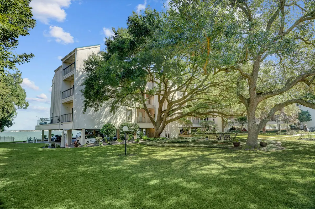 351 Lakeside Lane #102, Houston, TX 77058 - Image #1