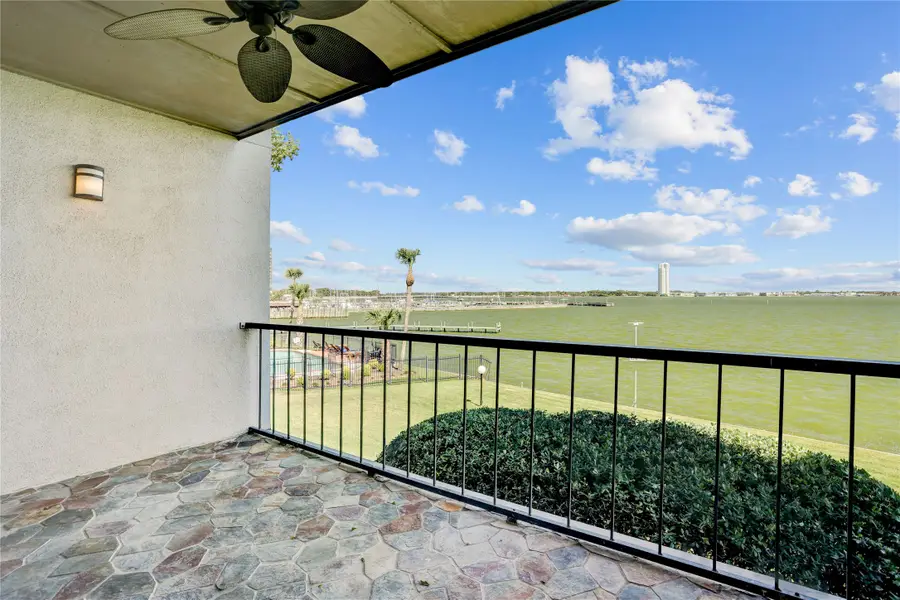 351 Lakeside Lane #102, Houston, TX 77058 - Image #3