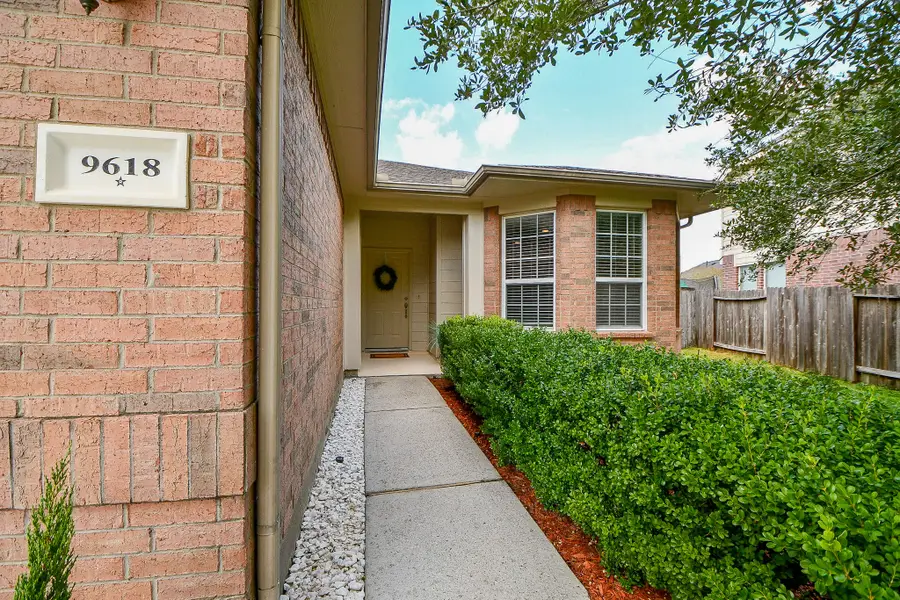 9618 Edgeloch Drive, Spring, TX 77379 - Image #3