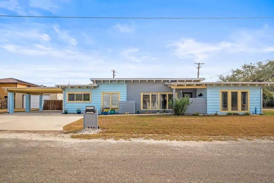 320 Timothy Street, Rockport, TX 78382 - #3