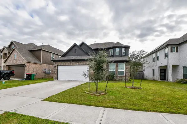 2519 Sunlit Meadow Trail, Fresno, TX 77545