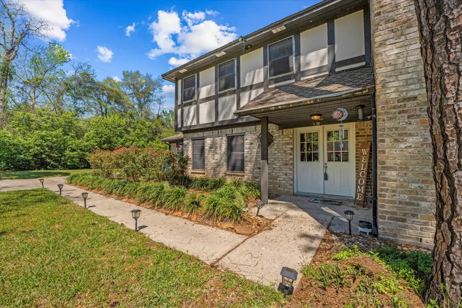 301 Hill Brook Lane, Conroe, TX 77385 - Image #3