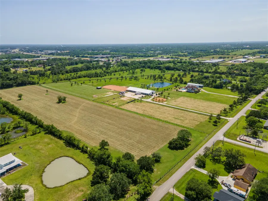 2126 County Road 367, Alvin, TX 77511 - Image #2