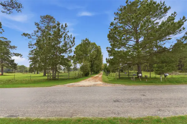 872 Four Notch Road, Huntsville, TX 77340