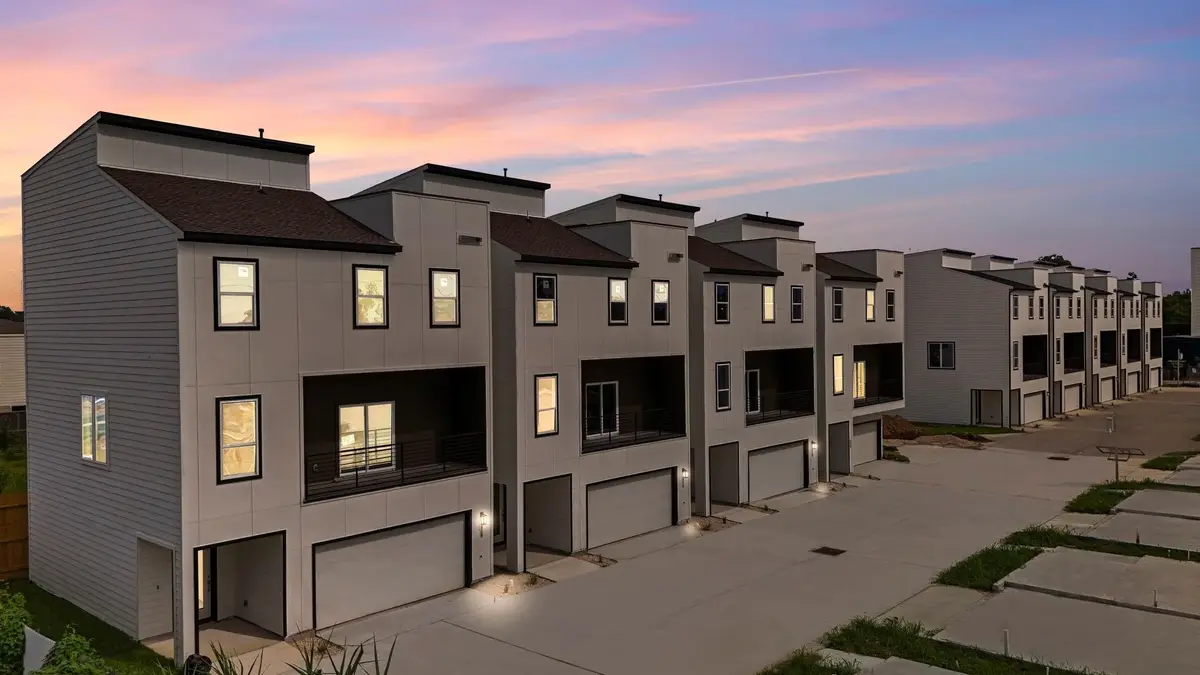 4717 Thornton Views Rd, Houston, TX 77018 - Image #1