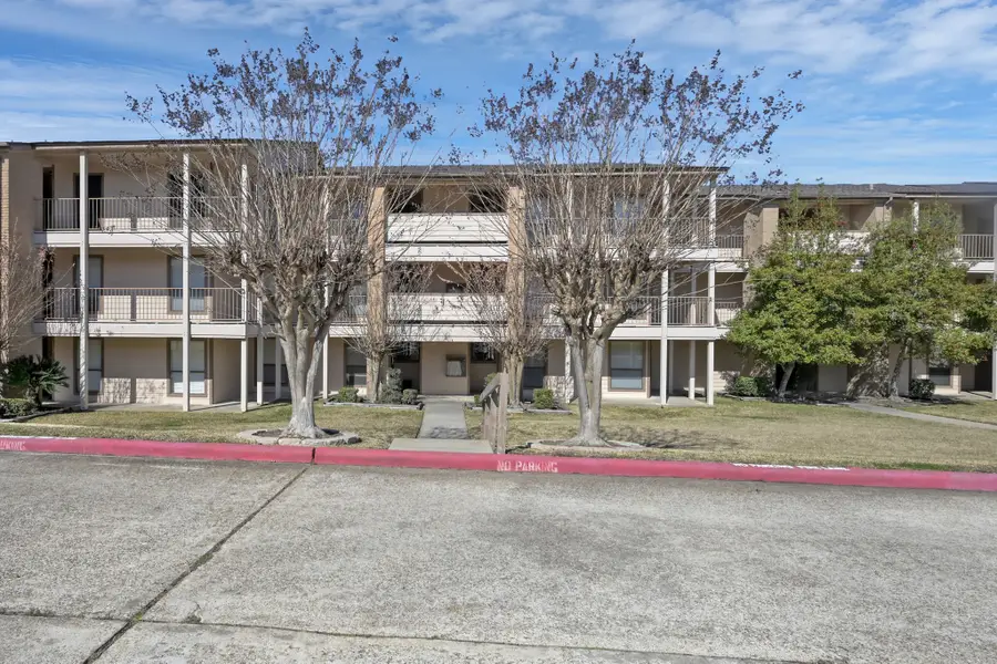 104 Lakeview Terrace #D, Conroe, TX 77356 - Image #2