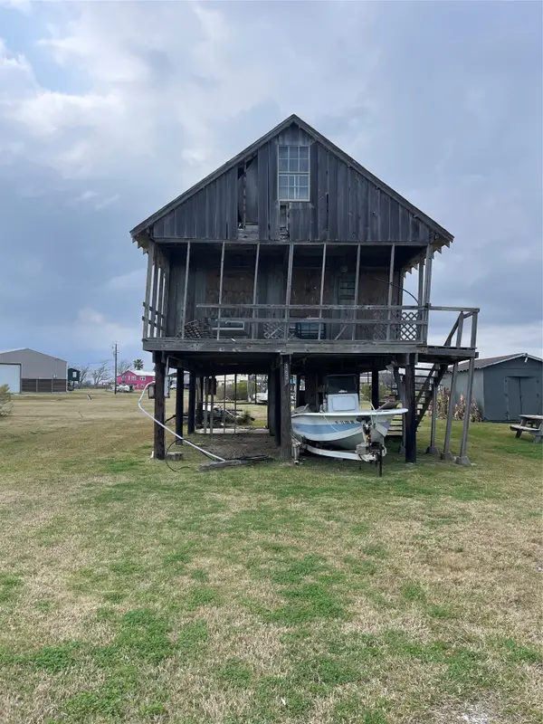 302 Flamingo Street, Bay City, TX 77414