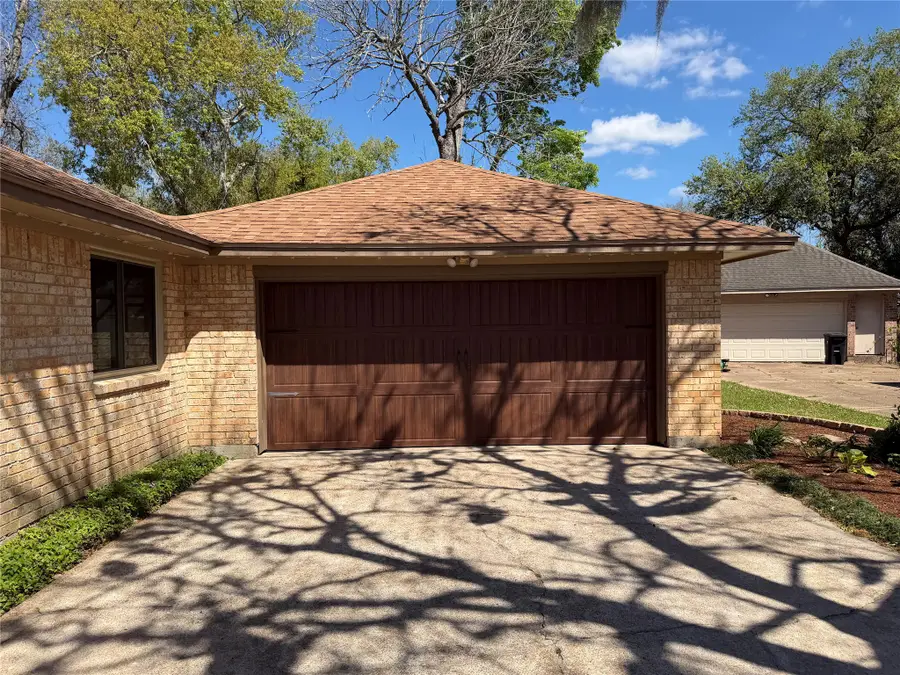 62 Raintree Court, Lake Jackson, TX 77566 - #3