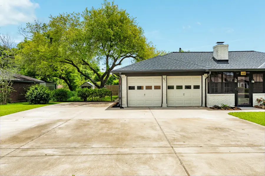 102 Turner Street, Clute, TX 77531 - #3