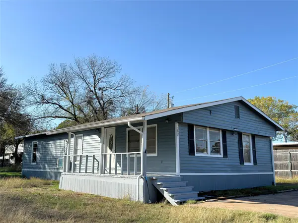 3807 Lands End Court, Granbury, TX 76048