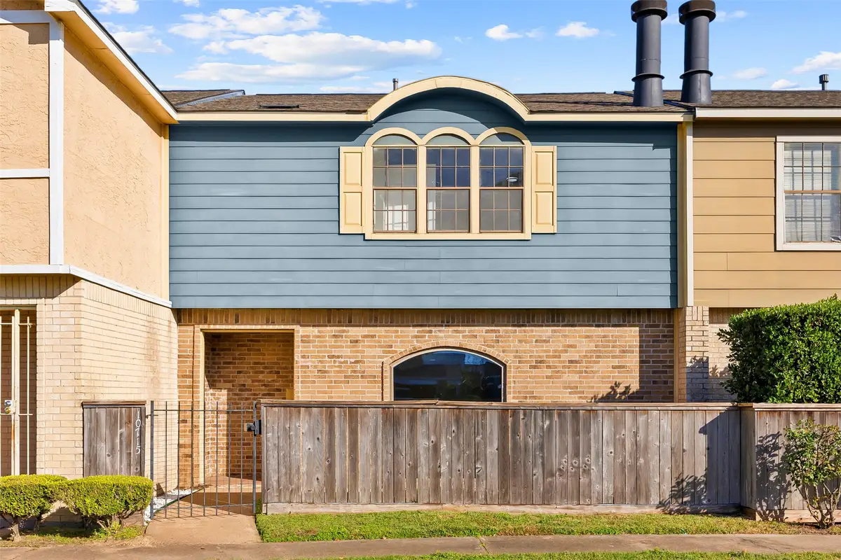 10715 Sandpiper Drive, Houston, TX 77096 - Image #1