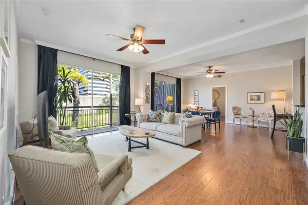 4515 Briar Hollow Place #308, Houston, TX 77027