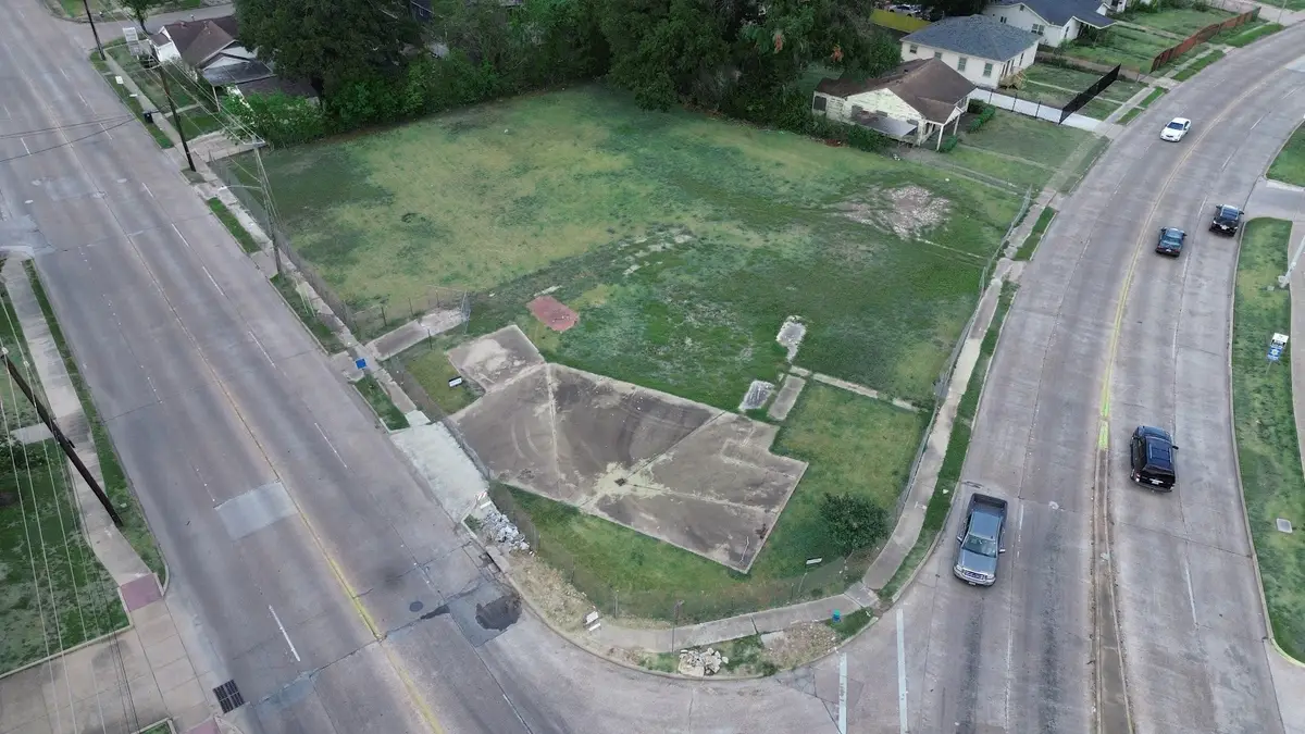 7003 Woodridge Drive, Houston, TX 77087 - #1