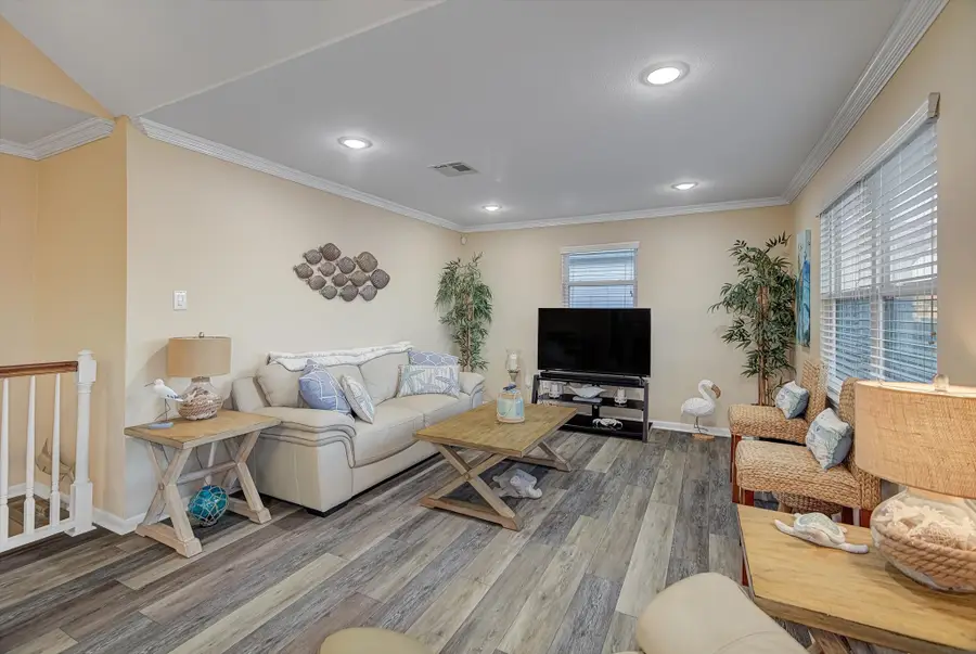 1121 Redfish Street, Bayou Vista, TX 77563 - Image #3