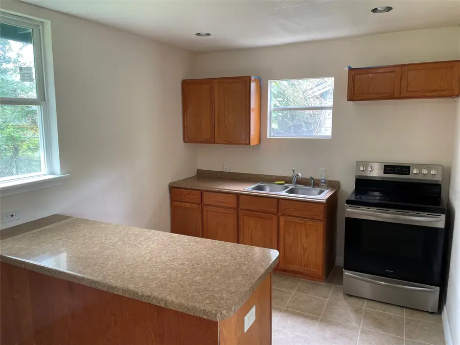 8166 Oak Knoll Lane, Houston, TX 77028 - #3