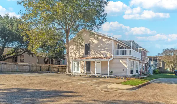 132 April Point Drive N, Conroe, TX 77356