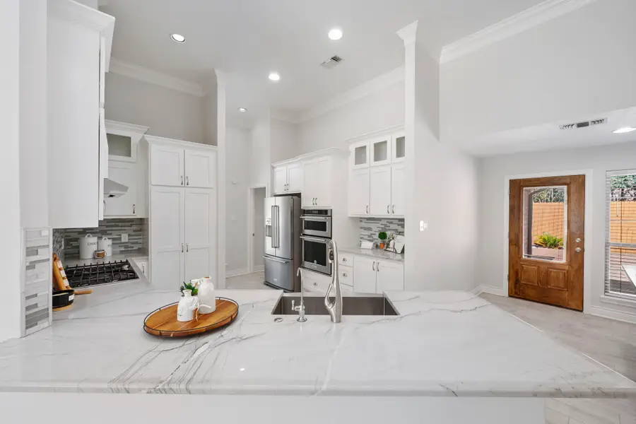 704 Dover Drive, College Station, TX 77845 - Image #2