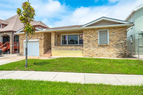 5206 Avenue L, Galveston, TX 77551